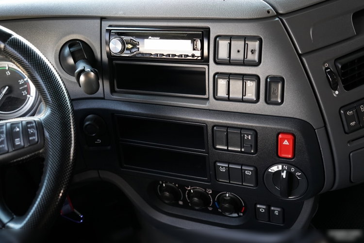 DAF XF 460 / SPACE CAB / EURO 6  zdjęcie 31