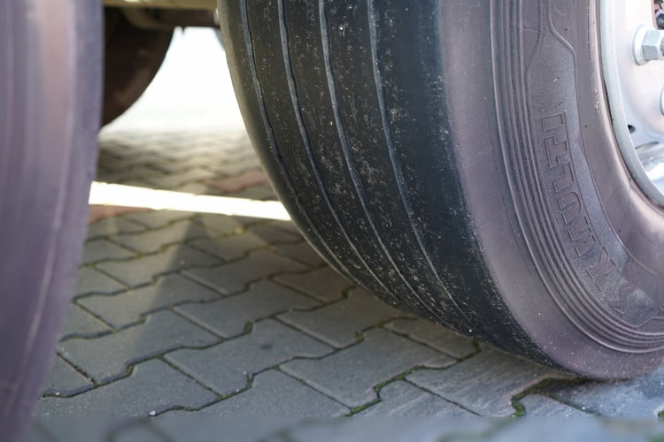 Schmitz -CARGOBULL / FIRANKA / STANDARD / 2 OSIE PODNOSZONE zdjęcie 24