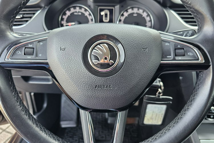 Skoda Octavia Pierwszy właściciel, bluetooth, czujniki parkowania, klimatronik zdjęcie 17
