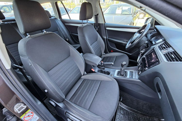 Skoda Octavia Pierwszy właściciel, bluetooth, czujniki parkowania, klimatronik zdjęcie 9
