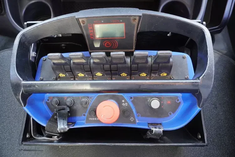 Iveco Stralis X-Way 310 4x2 E6 / dźwig Fassi F155 / 670 MTH / 130 tys. km zdjęcie 14