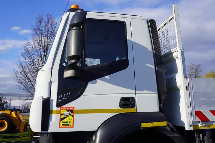 Iveco Stralis X-Way 310 4x2 E6 / dźwig Fassi F155 / 670 MTH / 130 tys. km zdjęcie 19