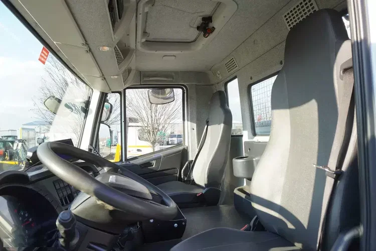 Iveco Stralis X-Way 310 4x2 E6 / dźwig Fassi F155 / 670 MTH / 130 tys. km zdjęcie 21