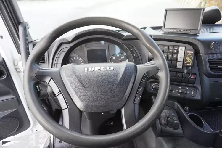 Iveco Stralis X-Way 310 4x2 E6 / dźwig Fassi F155 / 670 MTH / 130 tys. km zdjęcie 23
