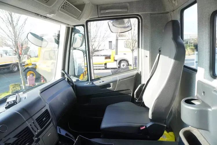 Iveco Stralis X-Way 310 4x2 E6 / dźwig Fassi F155 / 670 MTH / 130 tys. km zdjęcie 24