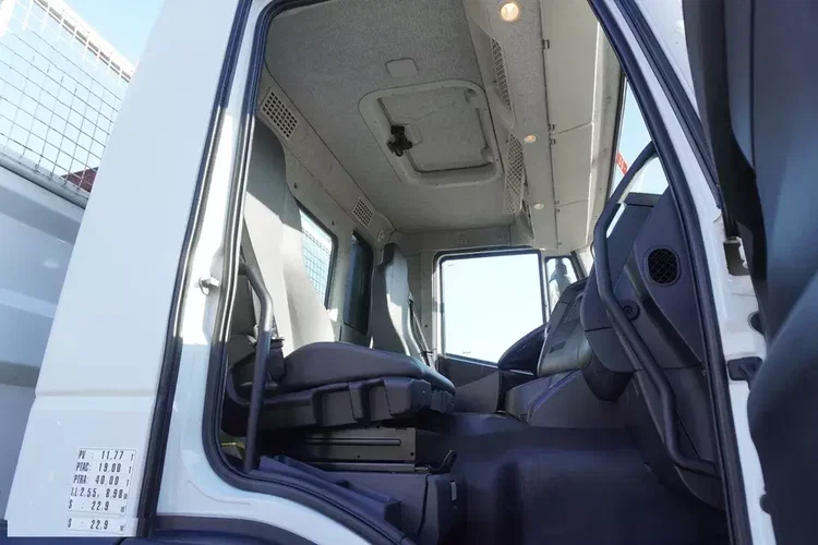 Iveco Stralis X-Way 310 4x2 E6 / dźwig Fassi F155 / 670 MTH / 130 tys. km zdjęcie 28