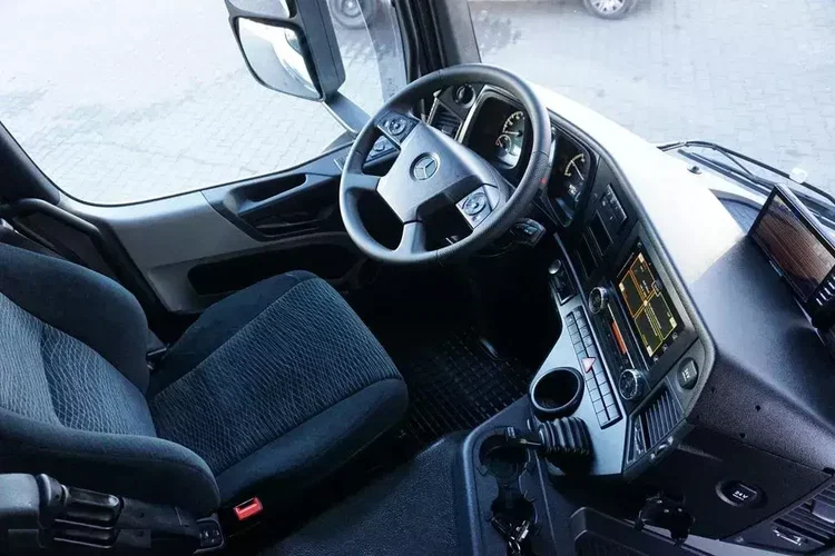 Mercedes / ANTOS / 1830 / E 6 / CHŁODNIA + WINDA / 18 PALET / 78 000 KM zdjęcie 13