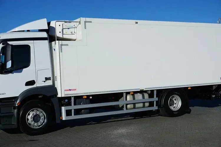 Mercedes / ANTOS / 1830 / E 6 / CHŁODNIA + WINDA / 18 PALET / 78 000 KM zdjęcie 15
