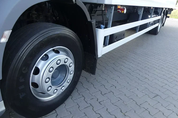 DAF CF 370 / 6x2 / CHŁODNIA 9.50 + WINDA / EURO 6 / zdjęcie 15