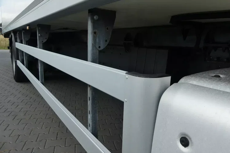 DAF CF 370 / 6x2 / CHŁODNIA 9.50 + WINDA / EURO 6 / zdjęcie 19