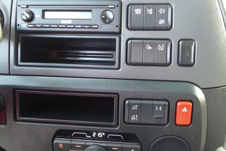 DAF CF 370 / 6x2 / CHŁODNIA 9.50 + WINDA / EURO 6 / zdjęcie 31