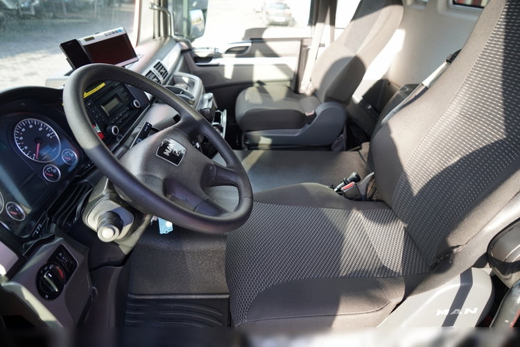 MAN TGS 35.360 / 8x2-4 / LAWETA + HDS HIAB 166 E-2 / 4 OSIOWY / NAJAZDY HYDRAULICZNE / WCIĄGARKA / POMOC DROGOWA / opony 100% zdjęcie 41