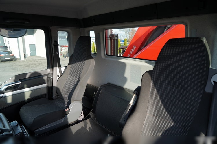MAN TGS 35.360 / 8x2-4 / LAWETA + HDS HIAB 166 E-2 / 4 OSIOWY / NAJAZDY HYDRAULICZNE / WCIĄGARKA / POMOC DROGOWA / opony 100% zdjęcie 42