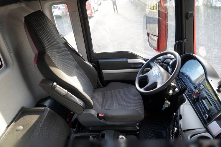 MAN TGS 35.360 / 8x2-4 / LAWETA + HDS HIAB 166 E-2 / 4 OSIOWY / NAJAZDY HYDRAULICZNE / WCIĄGARKA / POMOC DROGOWA / opony 100% zdjęcie 43