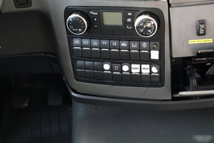 MAN TGS 35.360 / 8x2-4 / LAWETA + HDS HIAB 166 E-2 / 4 OSIOWY / NAJAZDY HYDRAULICZNE / WCIĄGARKA / POMOC DROGOWA / opony 100% zdjęcie 45