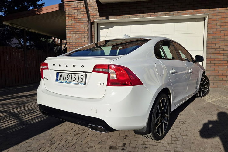 Volvo S60 D4 DRIVE-E 190KM DYNAMIC EDITION Momentum Salon PL, serwis ASO.2019 rej zdjęcie 11