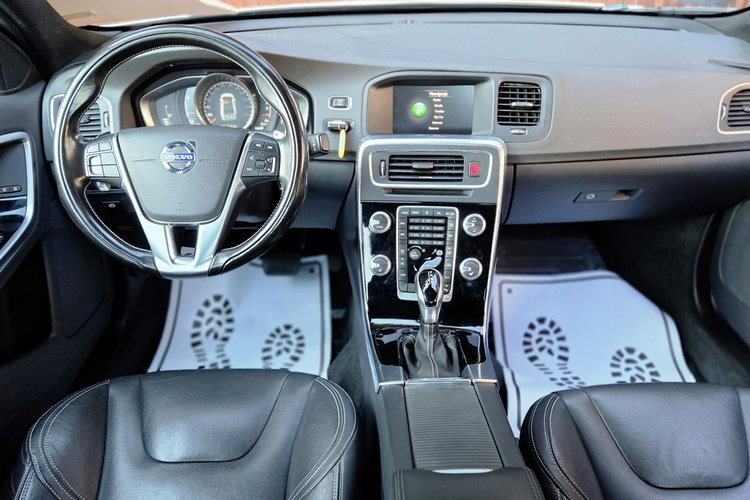 Volvo S60 D4 DRIVE-E 190KM DYNAMIC EDITION Momentum Salon PL, serwis ASO.2019 rej zdjęcie 12