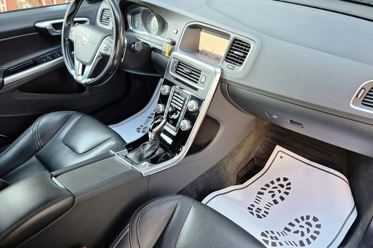 Volvo S60 D4 DRIVE-E 190KM DYNAMIC EDITION Momentum Salon PL, serwis ASO.2019 rej zdjęcie 17