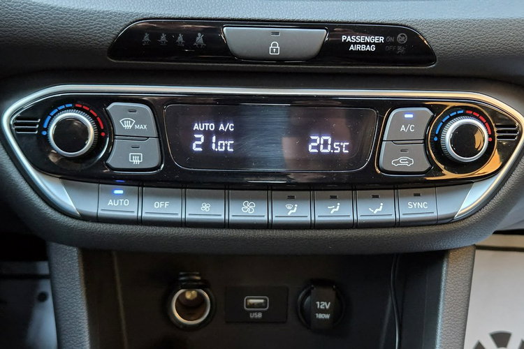 Hyundai i30 1.5 T-GDI 48V Smart, Salon PL. Bezwypadkowy, Bogate wyposażenie , zdjęcie 26