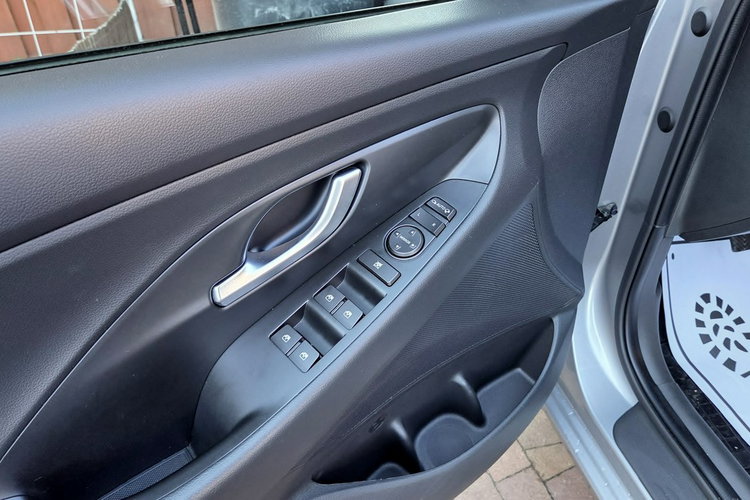 Hyundai i30 1.5 T-GDI 48V Smart, Salon PL. Bezwypadkowy, Bogate wyposażenie , zdjęcie 32