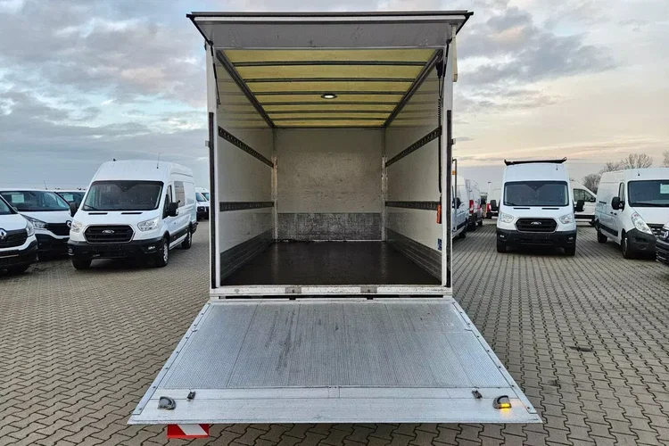 Citroen Jumper Kontener 8 ePAL 84999zł NETTO 2.2 HD/140KM zdjęcie 12