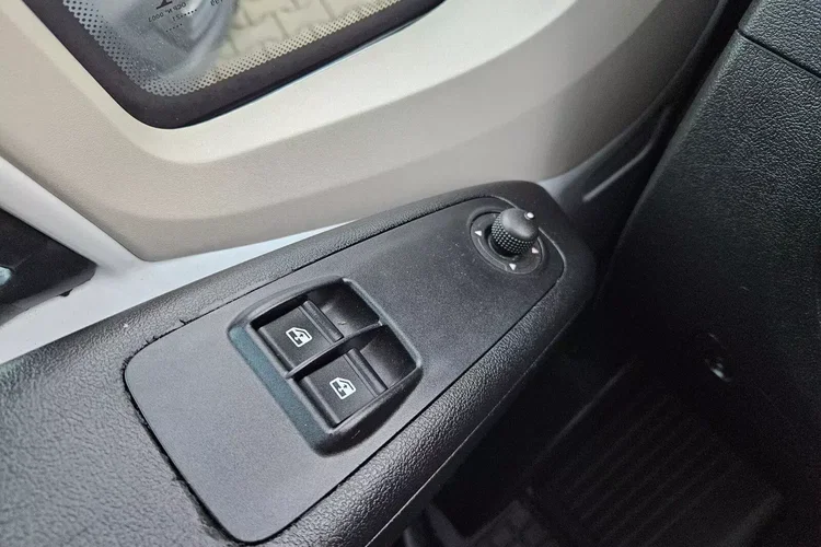 Citroen Jumper Kontener 8 ePAL 84999zł NETTO 2.2 HD/140KM zdjęcie 18