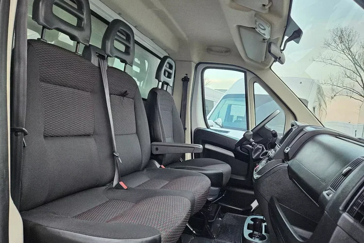 Citroen Jumper Kontener 8 ePAL 84999zł NETTO 2.2 HD/140KM zdjęcie 25