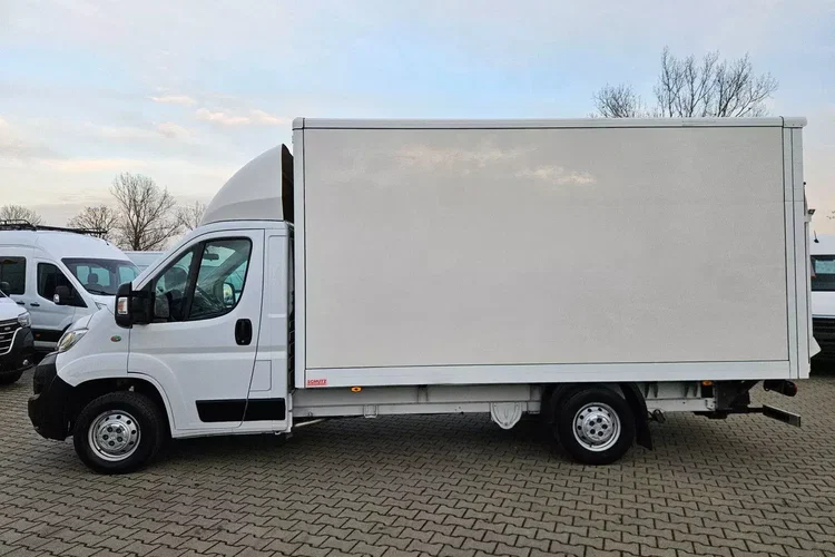 Citroen Jumper Kontener 8 ePAL 84999zł NETTO 2.2 HD/140KM zdjęcie 8