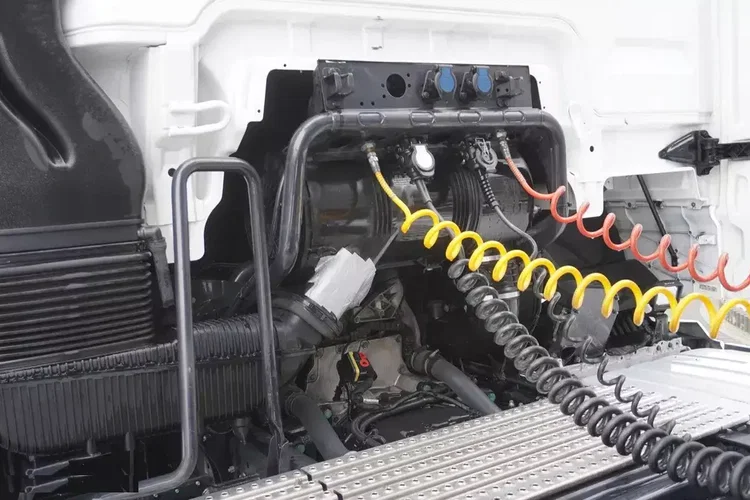 MAN TGX 18.510 E6 4×2 / Kab. sypialna / 2023 / Wielton NW-3 / poj. 38m3 zdjęcie 9