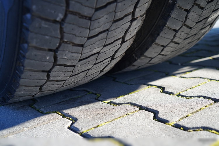 Volvo FH 500 / 6x2 / FIRANKA - 7.7 m / 2024 / KLIMA POSTOJOWA / ZAWIESIE DOKI DO WÓZKA / OŚ PODNOSZONA / ALUFELGI / zdjęcie 26