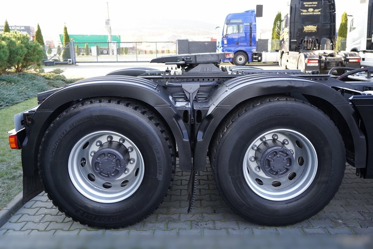 Volvo FH16 / 700 / 6x4 / HYDRAULIKA / RETARDER / 3 OSIOWY CIĄGNIK SIODŁOWY / DMC 120 T  zdjęcie 24