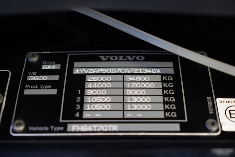 Volvo FH16 / 700 / 6x4 / HYDRAULIKA / RETARDER / 3 OSIOWY CIĄGNIK SIODŁOWY / DMC 120 T  zdjęcie 39