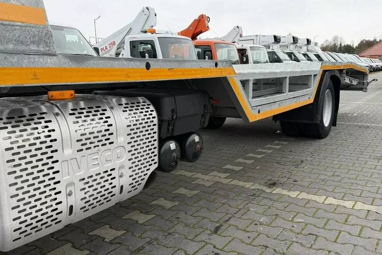 Iveco EUROCARGO 120E25 E6 Laweta Zagłebiana Platforma Pomoc Drogowa zdjęcie 6