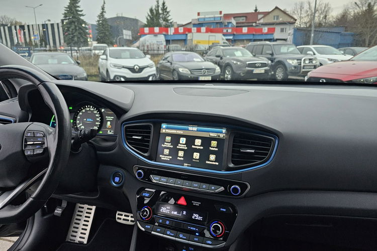 Hyundai IONIQ Hybryda, martwe pole, automatyczne parkowanie , grzane fotele i kierown zdjęcie 17
