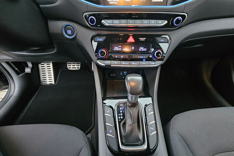 Hyundai IONIQ Hybryda, martwe pole, automatyczne parkowanie , grzane fotele i kierown zdjęcie 20