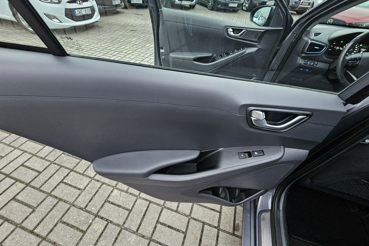 Hyundai IONIQ Hybryda, martwe pole, automatyczne parkowanie , grzane fotele i kierown zdjęcie 21