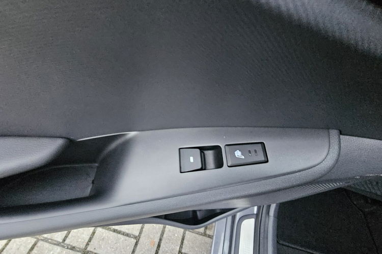Hyundai IONIQ Hybryda, martwe pole, automatyczne parkowanie , grzane fotele i kierown zdjęcie 22