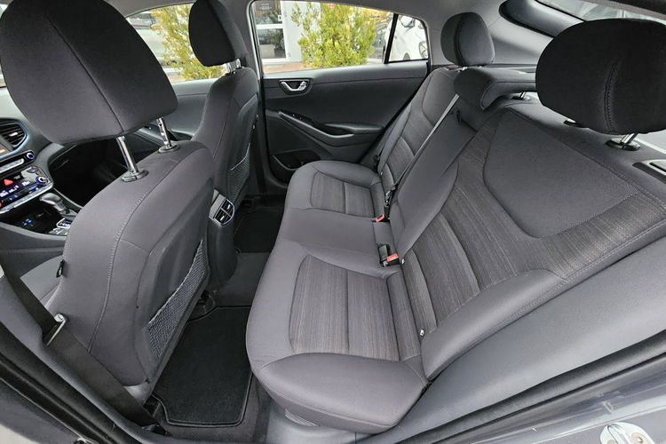 Hyundai IONIQ Hybryda, martwe pole, automatyczne parkowanie , grzane fotele i kierown zdjęcie 33