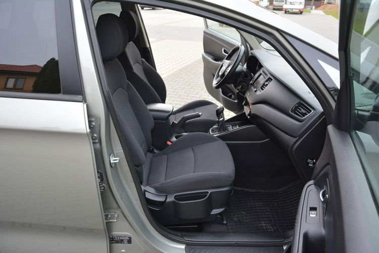 Kia Carens Lift 7-Foteli Klimatronic Ledy Duża Navi Kamera Alu 17 zdjęcie 18