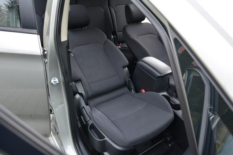 Kia Carens Lift 7-Foteli Klimatronic Ledy Duża Navi Kamera Alu 17 zdjęcie 19