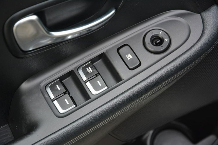 Kia Carens Lift 7-Foteli Klimatronic Ledy Duża Navi Kamera Alu 17 zdjęcie 31