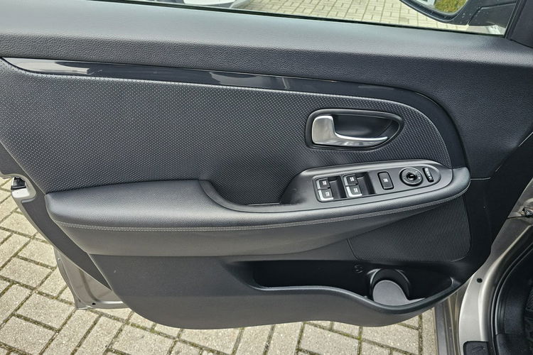 Kia Carens Grzane fotele i kierownica, kamera, 7 osobowy zdjęcie 27