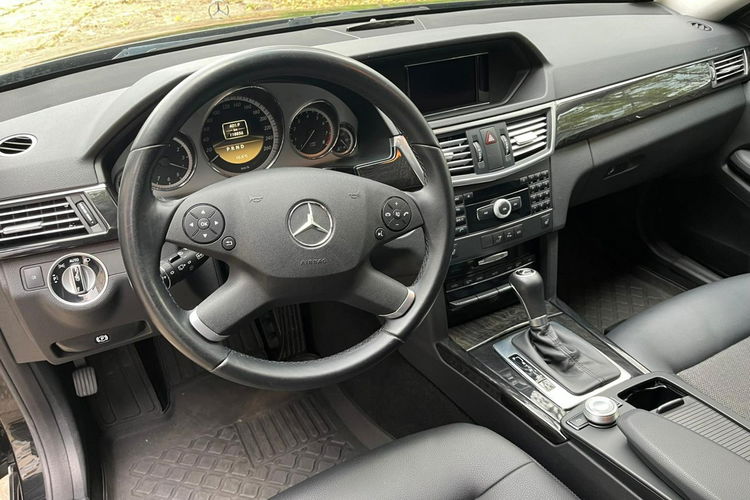 E 200 Mercedes-Benz E 212 Avantgarde zdjęcie 21