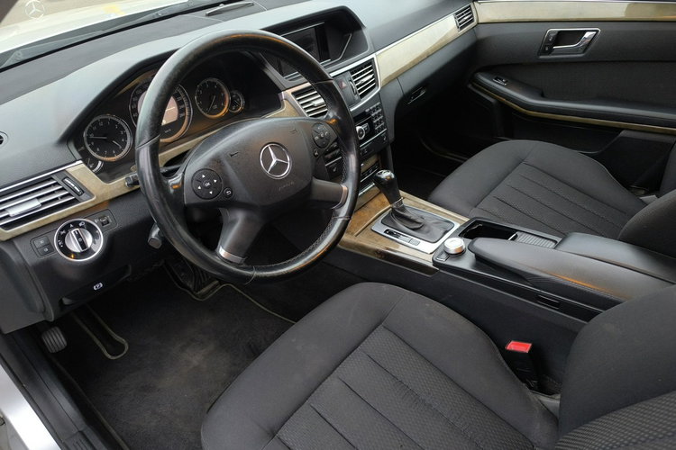 Mercedes E 220 2.2 CDi 170KM Elegance Automat Klimatronic zdjęcie 14