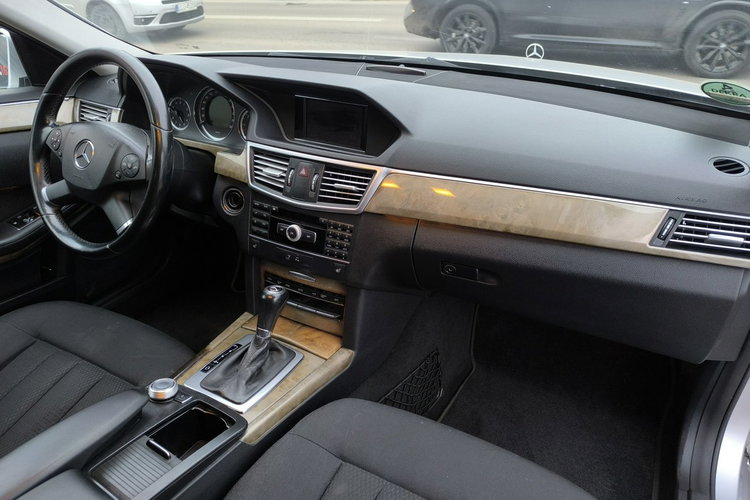 Mercedes E 220 2.2 CDi 170KM Elegance Automat Klimatronic zdjęcie 21