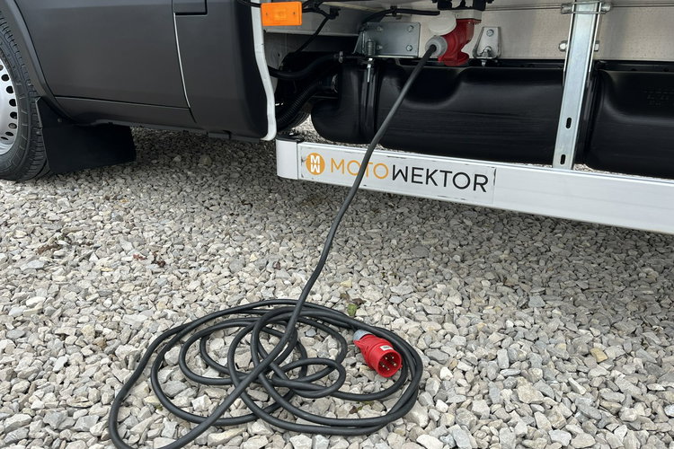 Iveco Daily 35S16 Mroźnia_-29*C/+29*C_Chłodnia + Śieć_400V + Drukarka_Temperatury zdjęcie 12