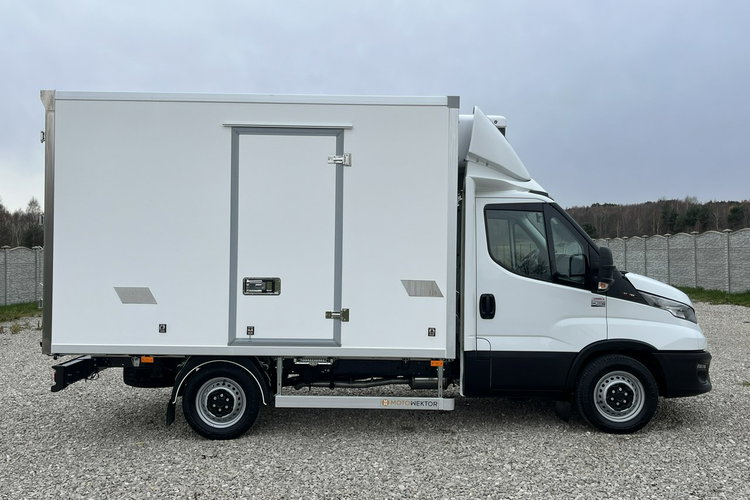 Iveco Daily 35S16 Mroźnia_-29*C/+29*C_Chłodnia + Śieć_400V + Drukarka_Temperatury zdjęcie 30