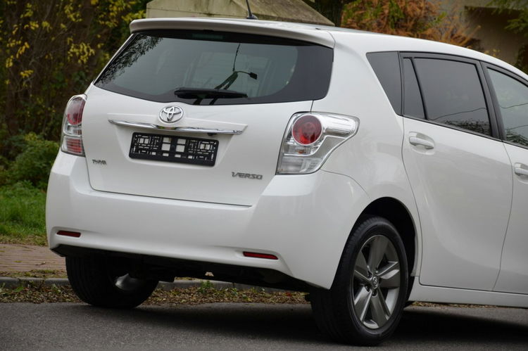Toyota Verso Opłacona 1.8i 147KM Serwis Bi-xenon Panorama Navi Kamera 7-os zdjęcie 13