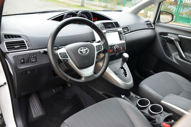Toyota Verso Opłacona 1.8i 147KM Serwis Bi-xenon Panorama Navi Kamera 7-os zdjęcie 21