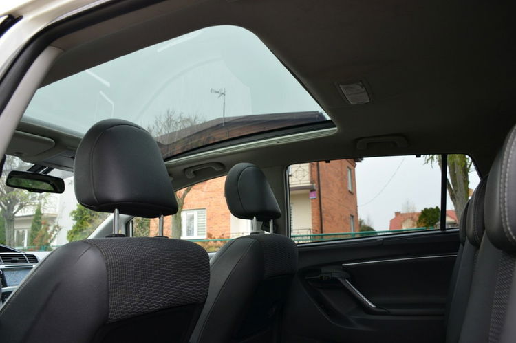 Toyota Verso Opłacona 1.8i 147KM Serwis Bi-xenon Panorama Navi Kamera 7-os zdjęcie 25